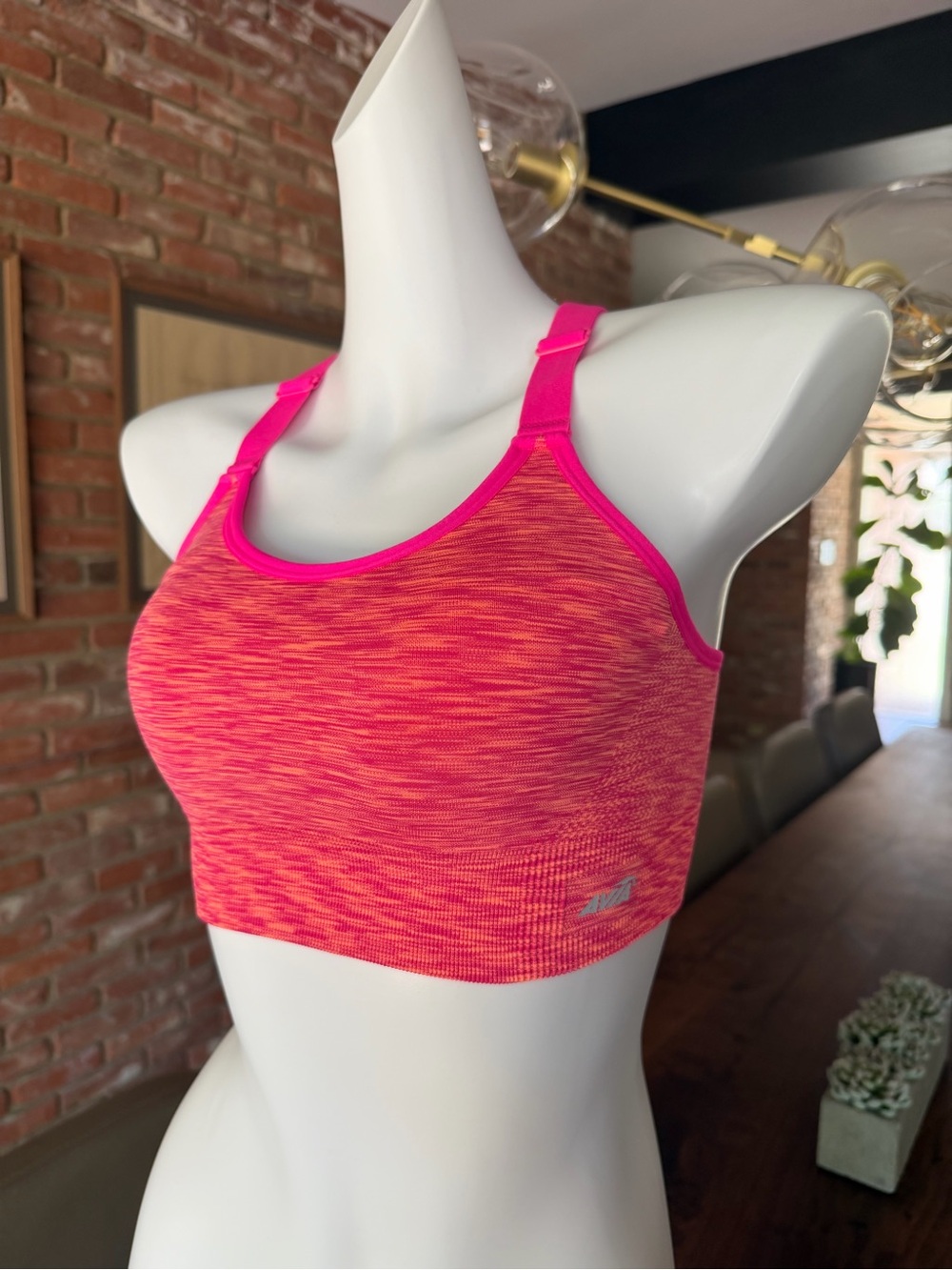 Avis Seamless Pink-Orange Space-Dye Keyhole Sports Bra